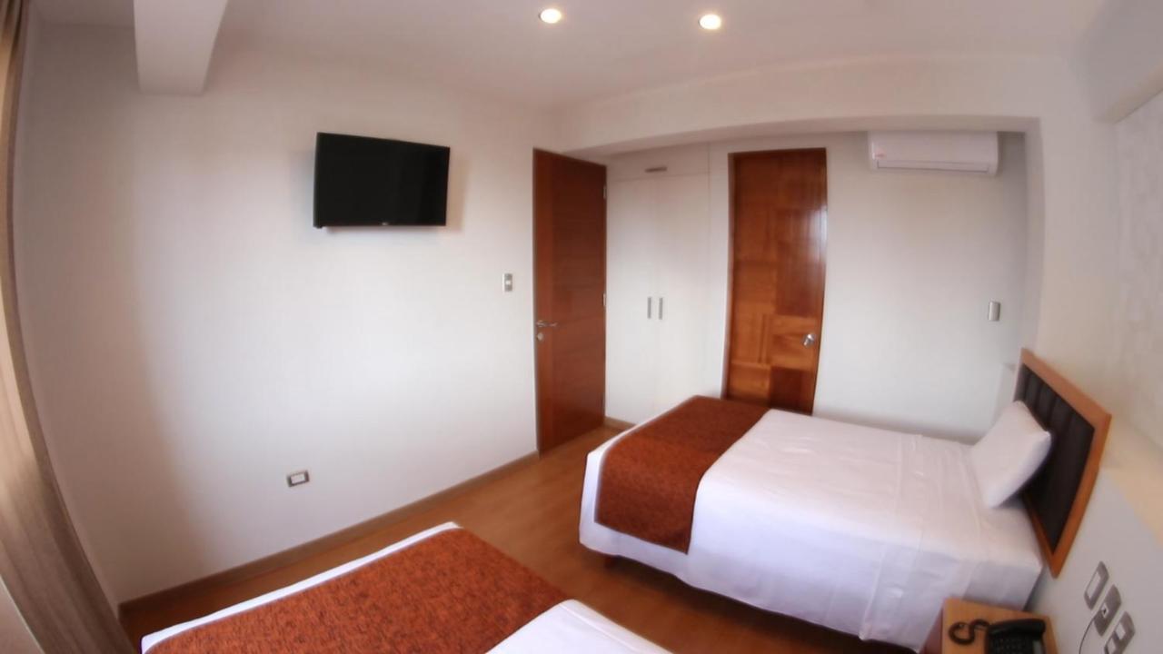 Hotel Ottavis 치클라요 외부 사진