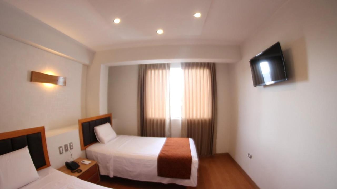 Hotel Ottavis 치클라요 외부 사진