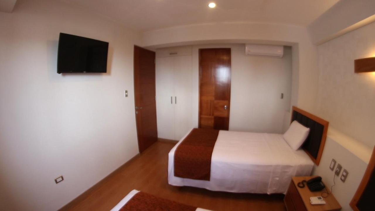 Hotel Ottavis 치클라요 외부 사진