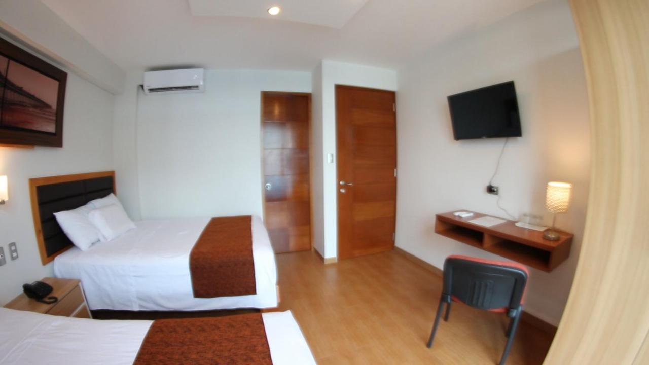 Hotel Ottavis 치클라요 외부 사진