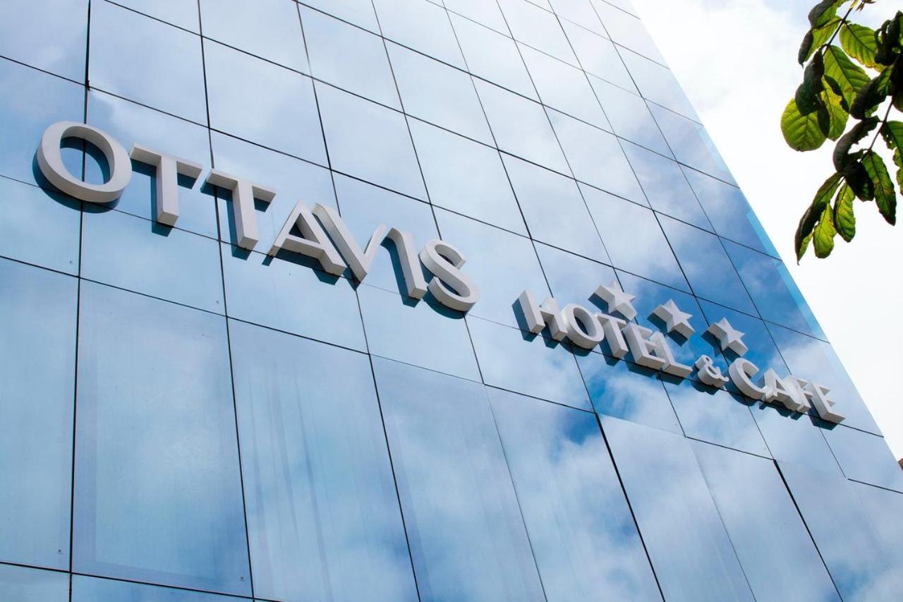 Hotel Ottavis 치클라요 외부 사진